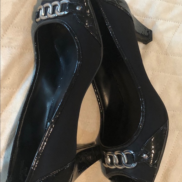 Kate. Scott Open Toe Black Shoes, Sz 9.5 - Picture 5 of 5